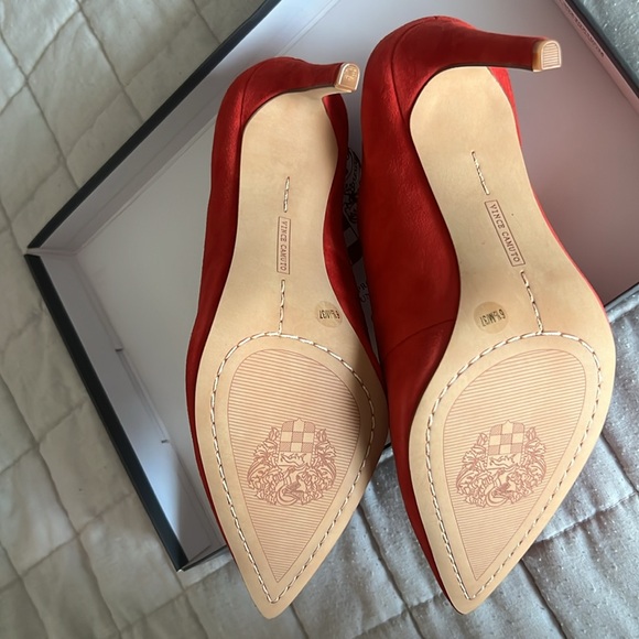 NWOT VINCE CAMUTO bootie heels - Picture 4 of 6